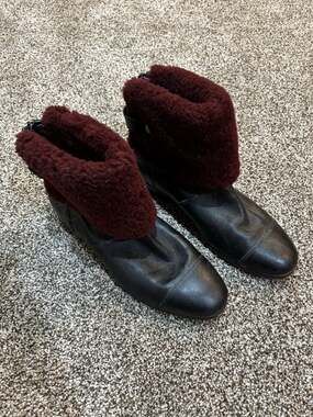 UGG Australia Black Leather Shearling Cuff Ankle Boots Women's Size 8.5